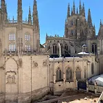 Contemplando La Catedral By Apartamentoscatedralcamino Apartman *