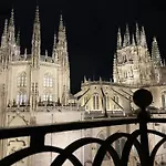 Contemplando La Catedral By Apartamentoscatedralcamino Apartman