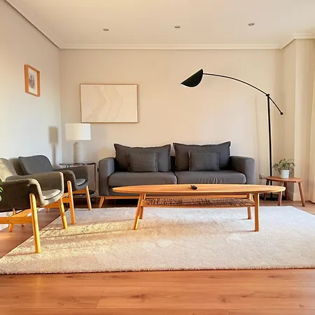 Contemplando La Catedral By Apartamentoscatedralcamino *