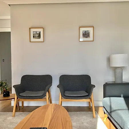 Contemplando La Catedral By Apartamentoscatedralcamino Burgo