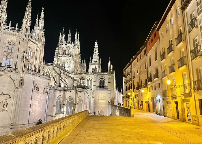 Contemplando La Catedral By Catedral Camino Suites Бургос