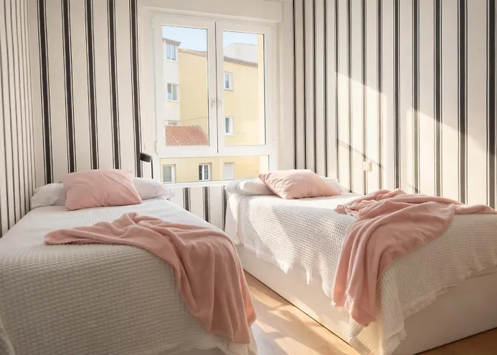 Contemplando La Catedral By Apartamentoscatedralcamino *