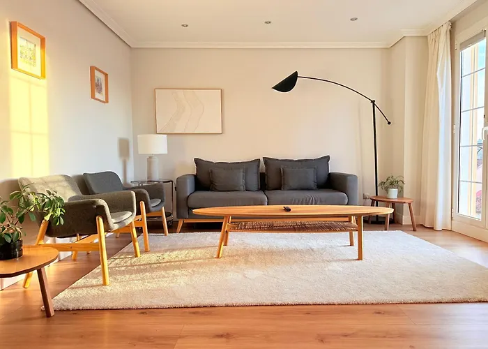 Contemplando La Catedral By Apartamentoscatedralcamino *