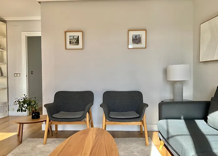 Contemplando La Catedral By Apartamentoscatedralcamino Burgo