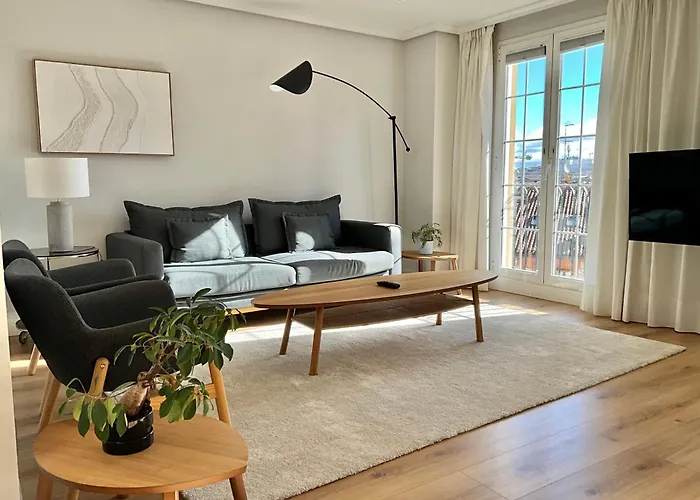 Contemplando La Catedral By Apartamentoscatedralcamino * Burgo